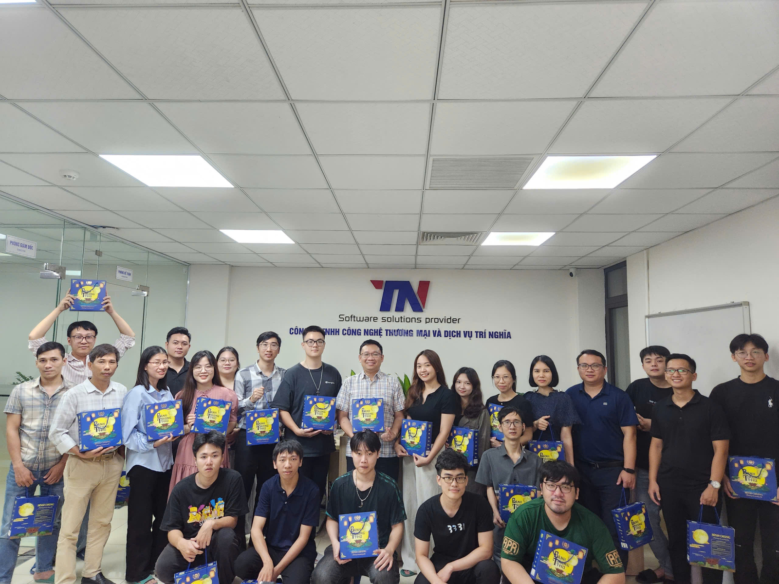 Trung Thu 2025 – Mùa Đoàn Viên Ấm Áp Tại TNT